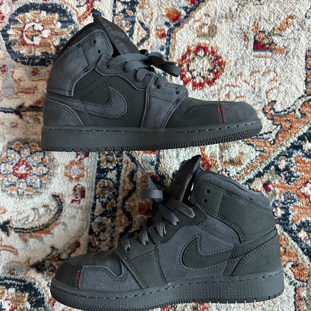 Air Jordan 1 Mid SE Craft - LIKE NEW CONDITION